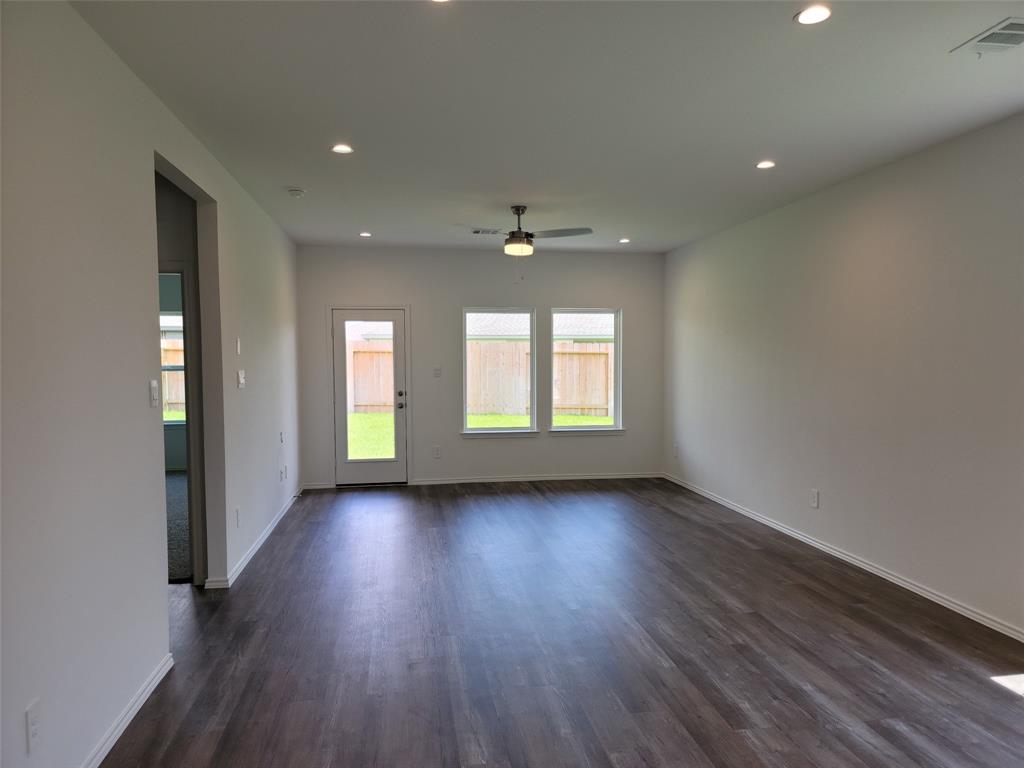 1055 Llano Trl, Dayton, TX 77535