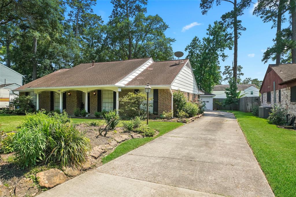 719  Thornwood Drive Shenandoah Texas 77381, 15