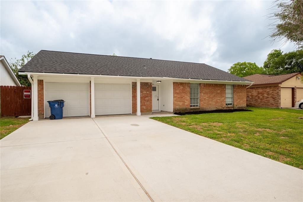 2411  29th Avenue Texas City Texas 77590, 33