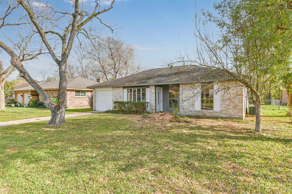 509 Kingsbury Lane, Friendswood 509 Kingsbury Lane Friendswood Texas 77546, 33