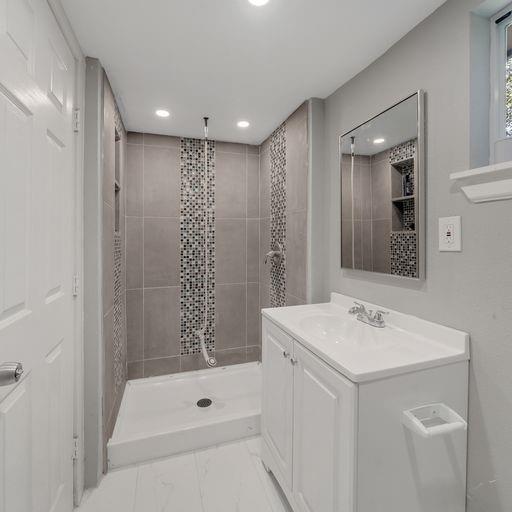 Unit B- Bathroom