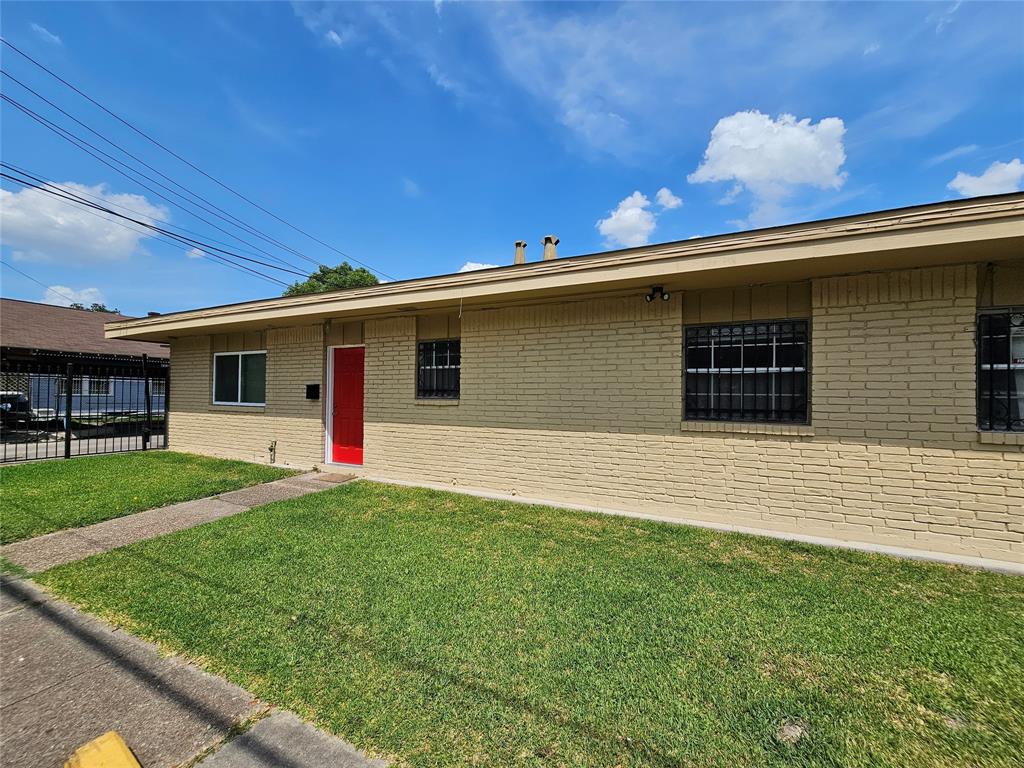 221 Caylor Street, Houston 221 Caylor Street Houston Texas 77011, 4