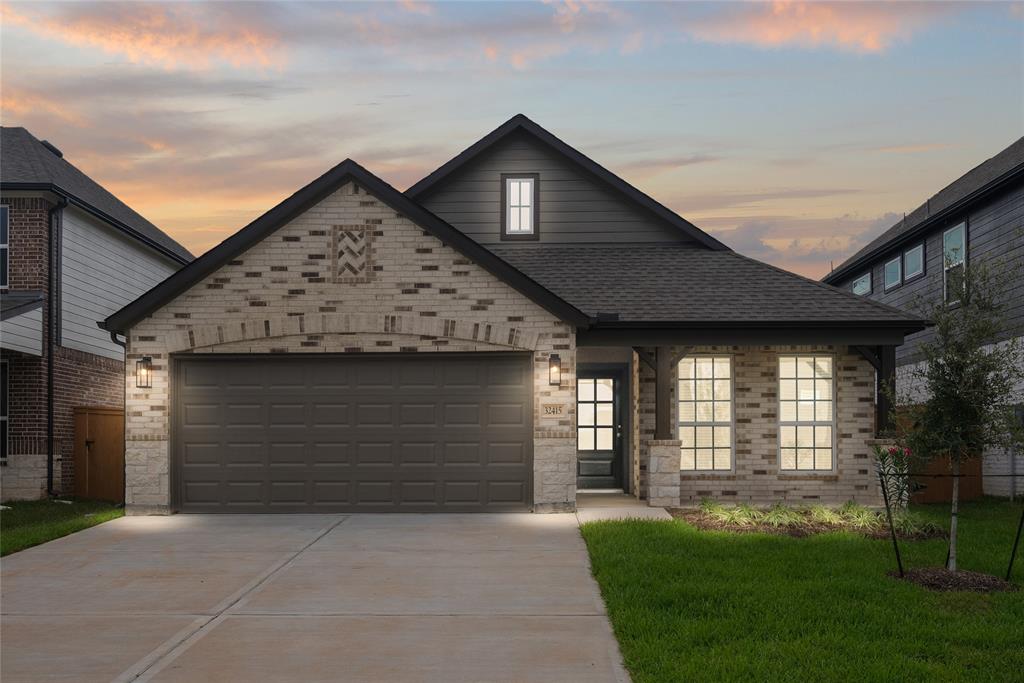 Welcome home to 32415 Dew Crest Street located in Vanbrooke and zoned to Lamar Consolidated ISD.