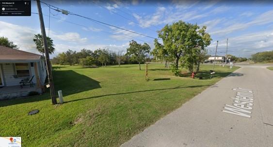 7518 Western Drive, Hitchcock 7518 Western Drive Hitchcock Texas 77563, 33