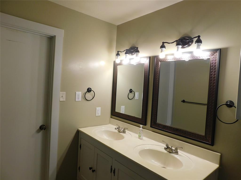 Separate vanities in master bathroom