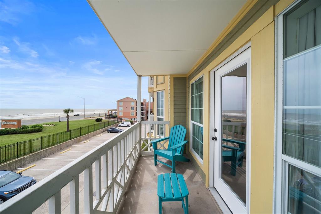 Balcony overlooking the beautiful Galveston beaches!
