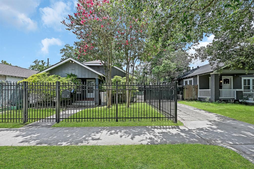 1218  Studewood Street Houston Texas 77008, Houston