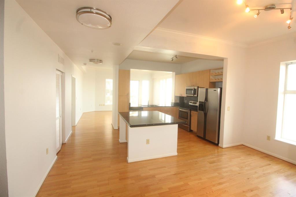 Photo #9: 48595403 Listing 