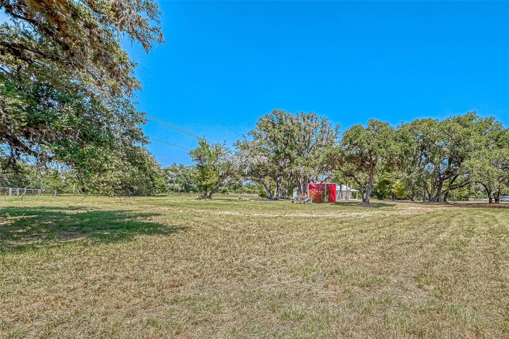 Need space? This homes 7.595 Acres are a piece of heaven. Bring your horses, cattle, let your dogs stretch their legs and run.