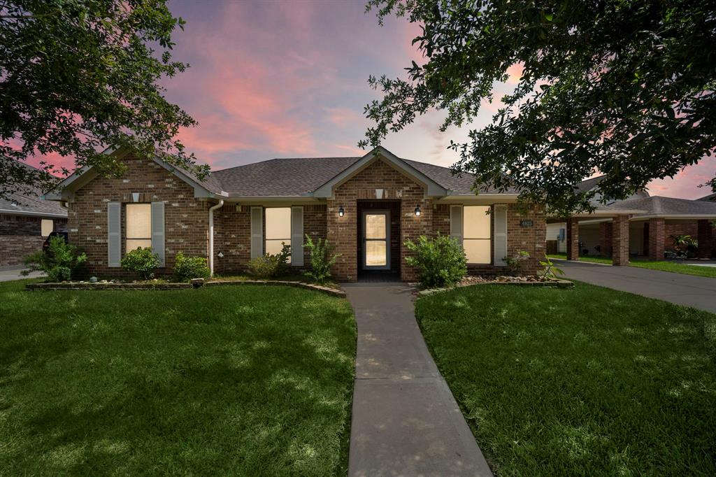 6823  Travis Street Manvel Texas 77578, 5