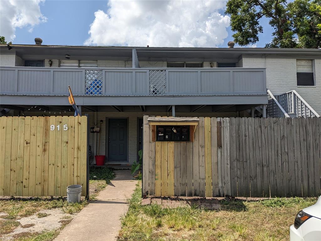 915  Alexander Street Houston Texas 77008, 9