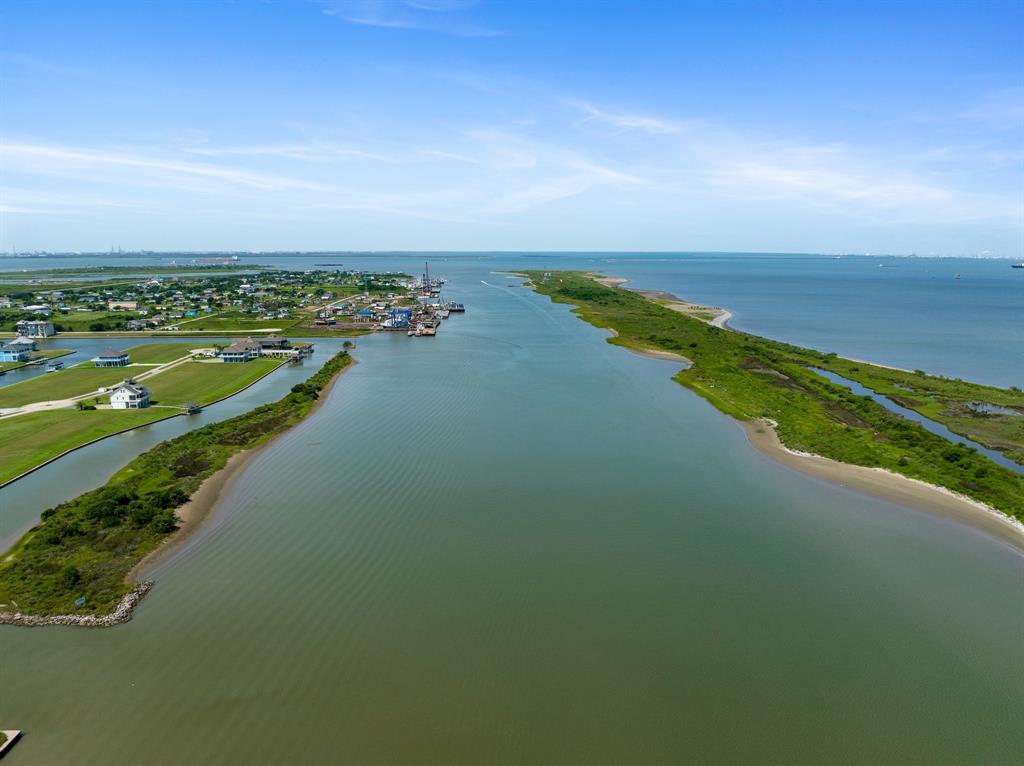 1418 17th Street , Port Bolivar, Texas image 10