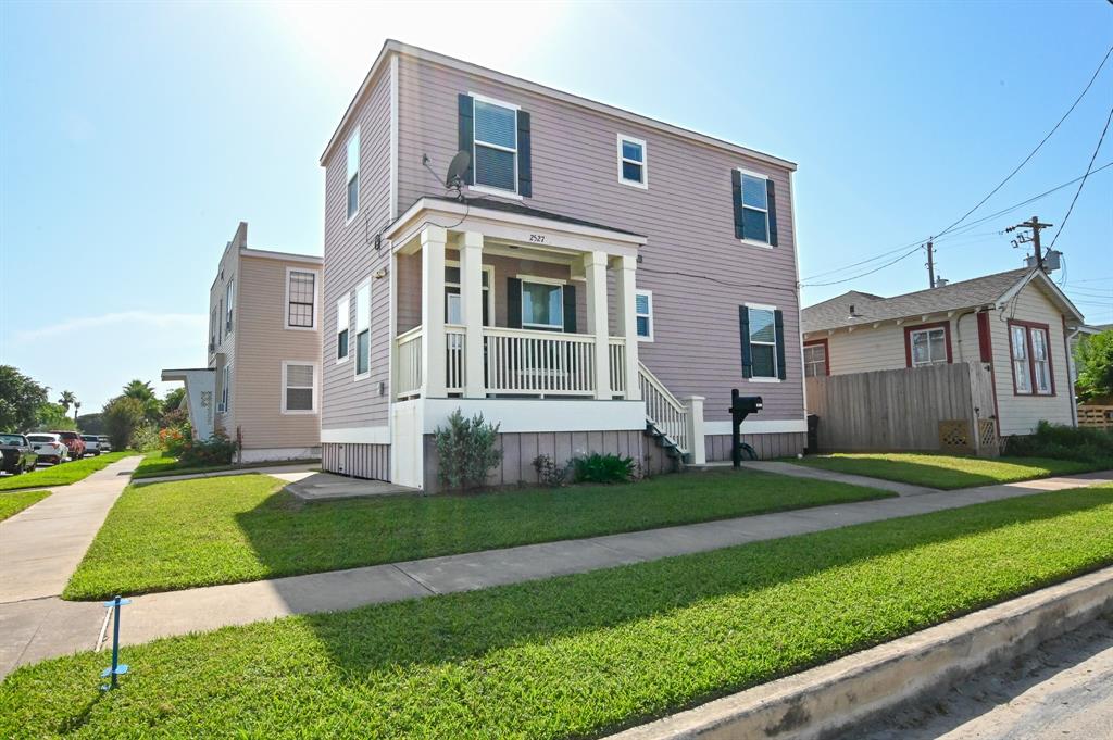 2527  Jack Johnson Boulevard Galveston Texas 77550, 33