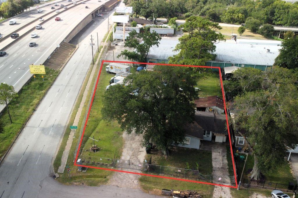 405  Robert E Lee Road Houston Texas 77009, Houston