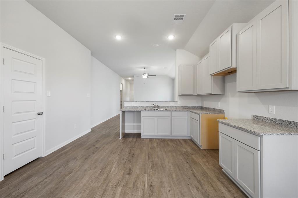 1123 Trl, Bellville, TX 77418