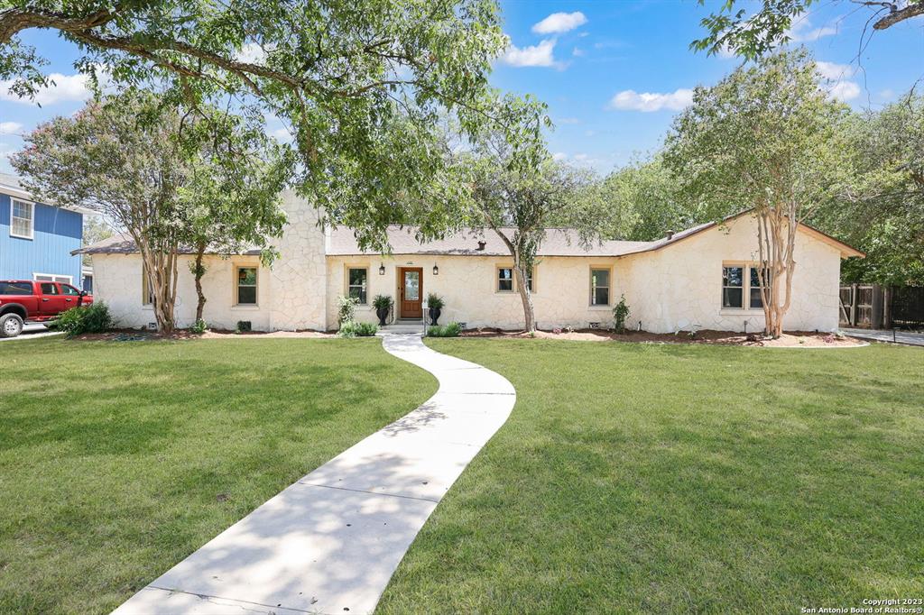 138 GREENLAWN DR  