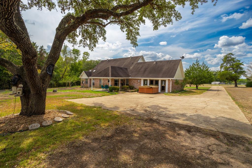 1047 Old Dubina Lane , Schulenburg, Texas image 25