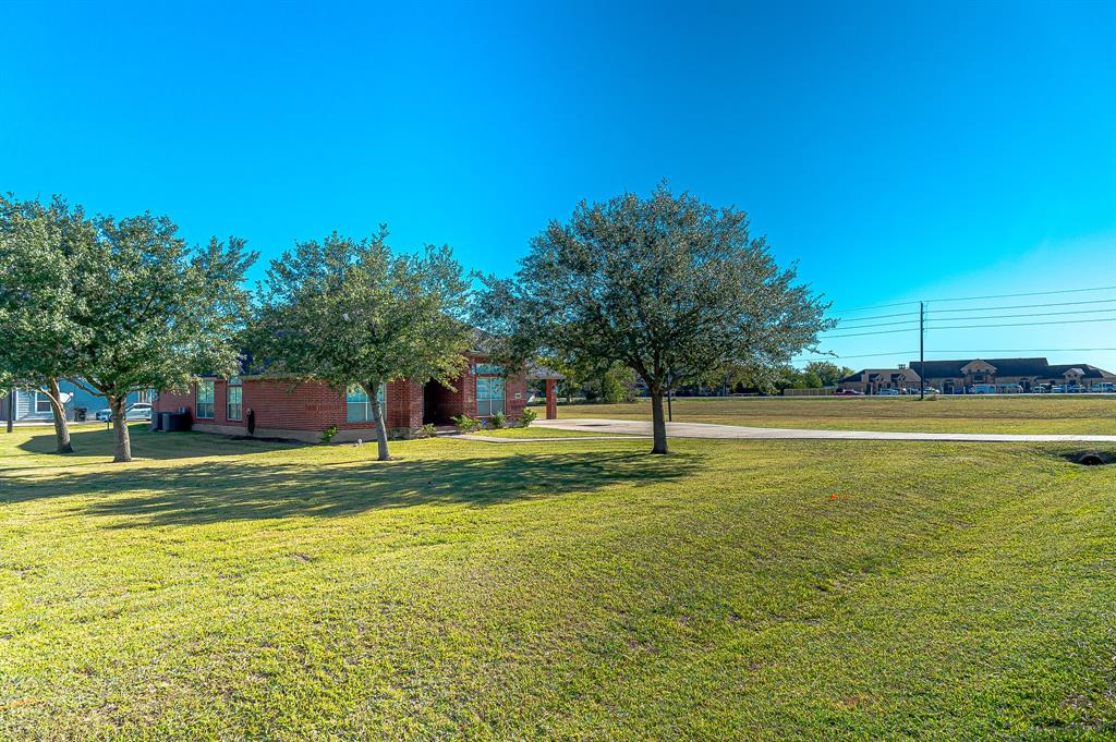 6908 Westgate St, Wallis, TX 77485