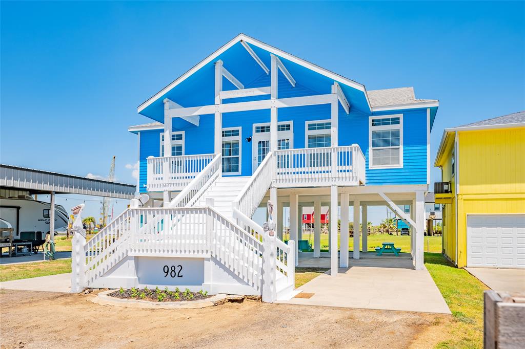 982  Mary Ann  Crystal Beach Texas 77650, 33