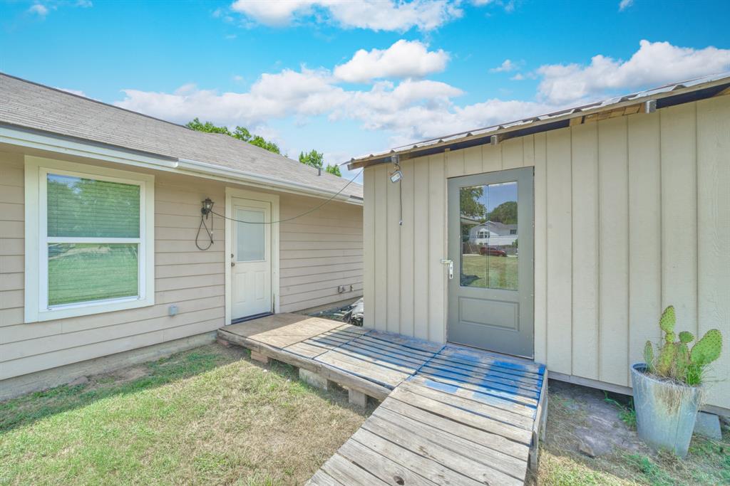 115 & 203 W South Street W, Madisonville, Texas image 19