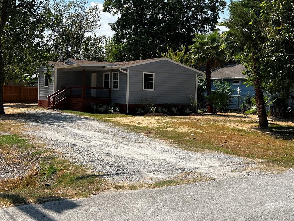 4308 6th Street, Bacliff, TX 77518
