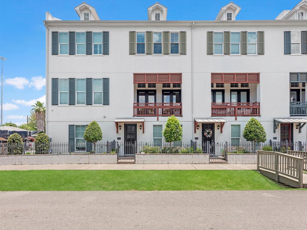 2734  Harvard Street Houston Texas 77008, 9
