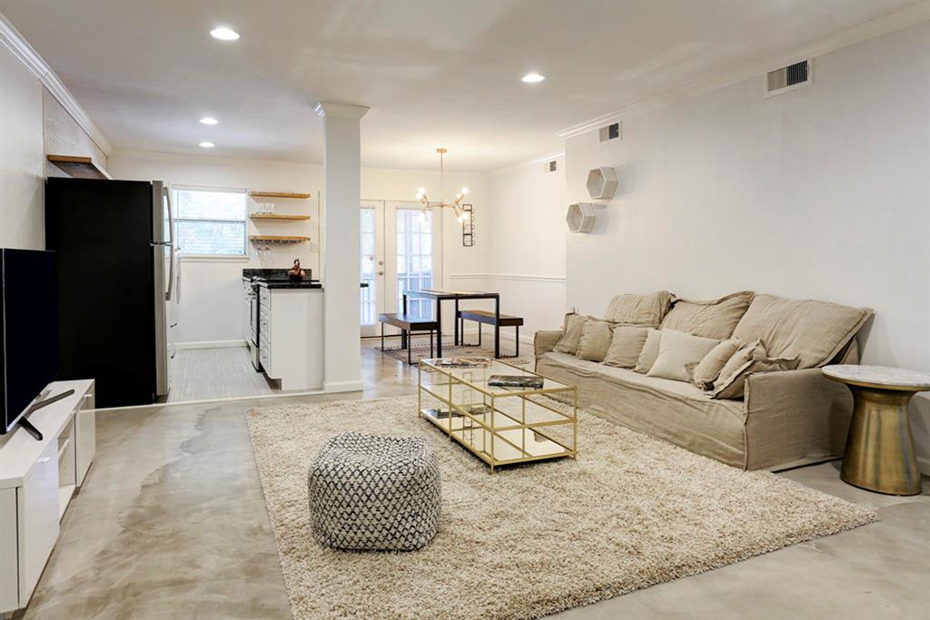 Photo #4: 64151427 Listing 