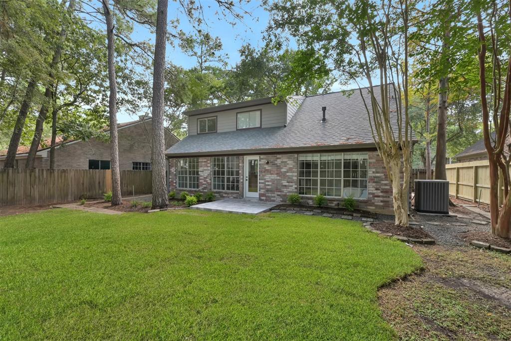 56 E Village Knoll Circle The Woodlands Texas 77381, The Woodlands