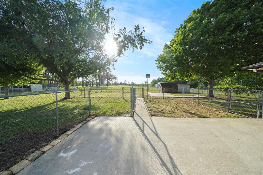 16775 Old Danville Road Rd, Willis, TX 77318