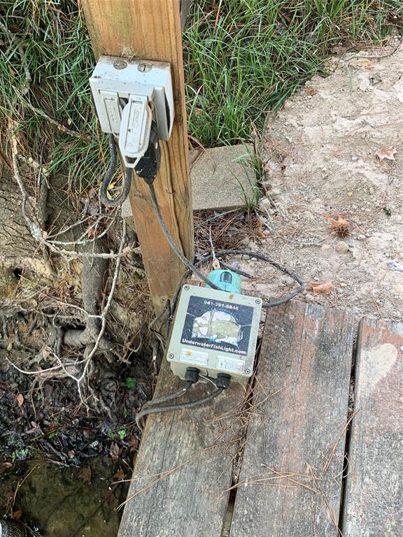 400 Creekside Dr, Onalaska, TX 77360