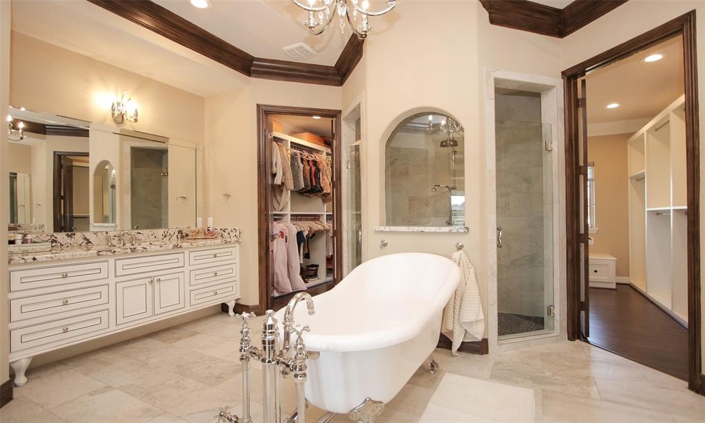 Another view of this fantastic bathroom. Gorgeous cabinets and sink vanity!