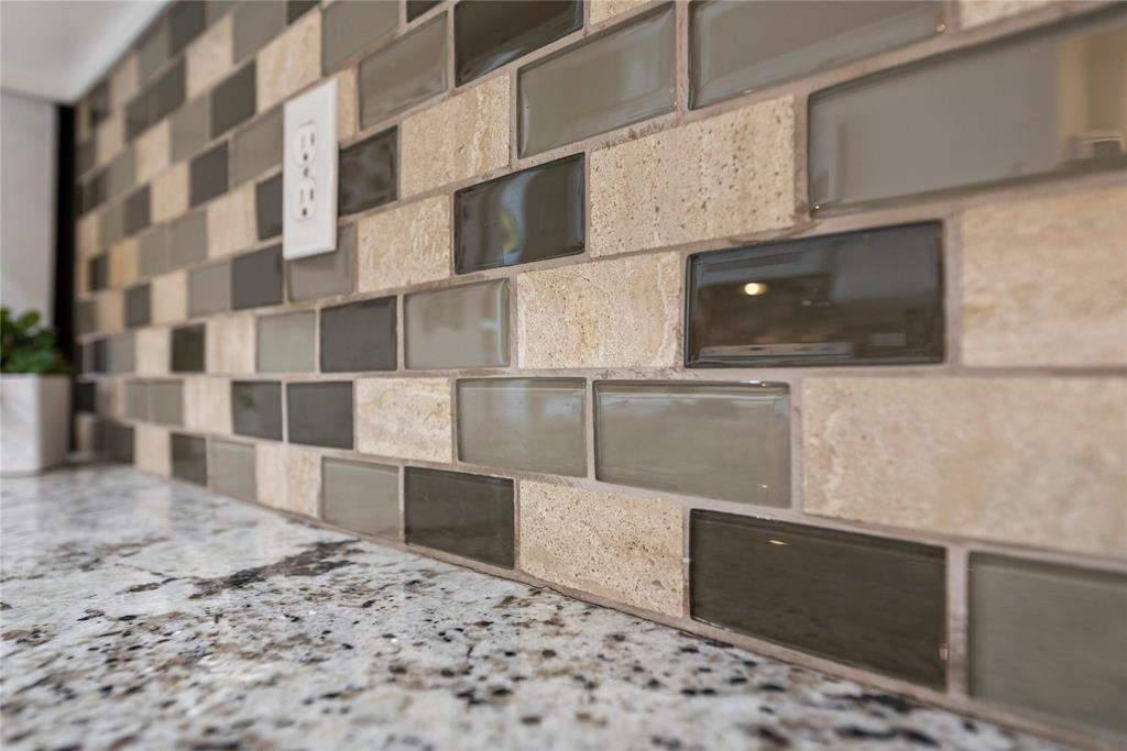 Photo #9: 33404286 Listing 