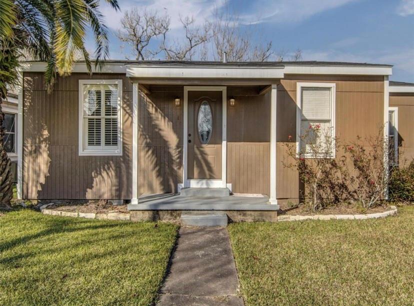 1526 W 5th Street  Freeport Texas 77541, 5