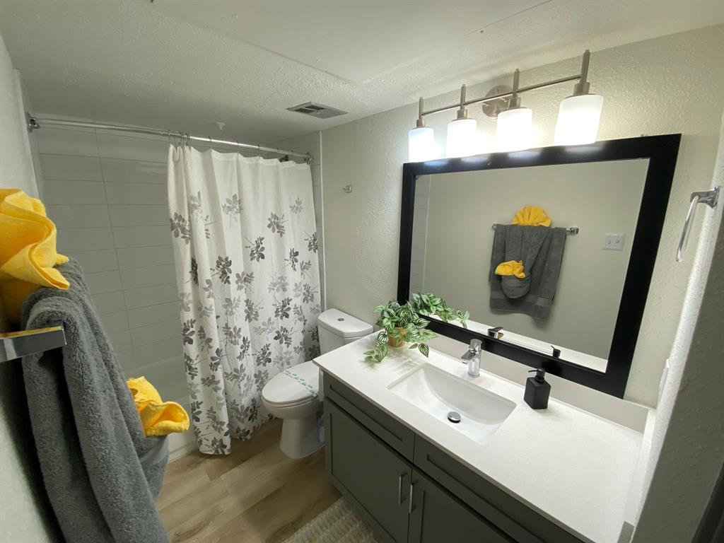 3950  Ashburnham Drive Houston Texas 77082, 28
