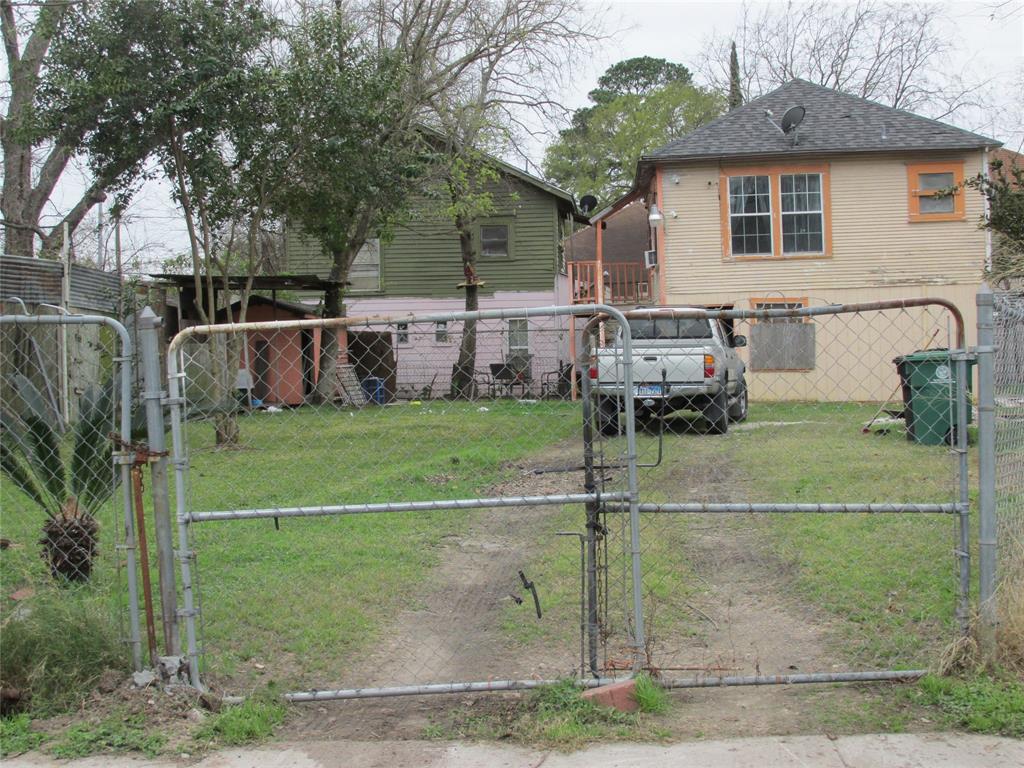 2007  Cochran Street Houston Texas 77009, 9
