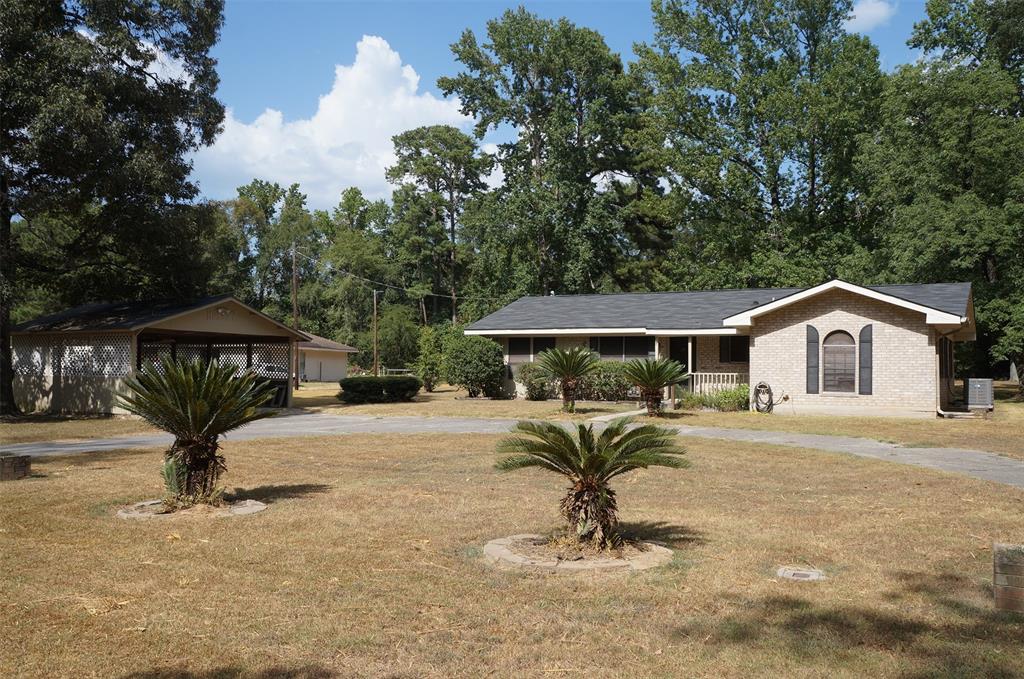 209  H Armitage  Livingston Texas 77351, 44