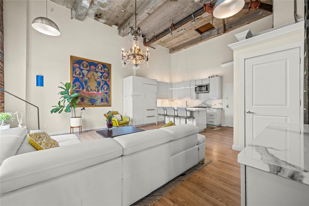 Photo #5: 45759420 Listing 
