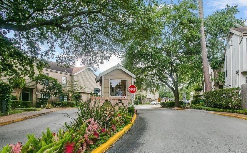 2100  Tanglewilde Street Houston Texas 77063, 22
