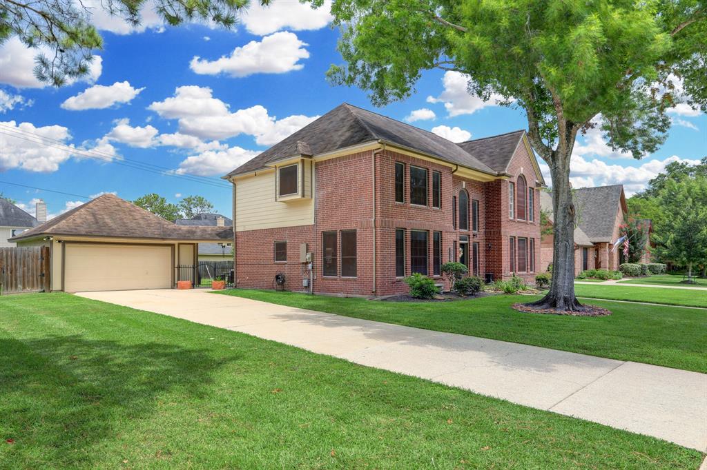 1611  Falcon Ridge Boulevard Friendswood Texas 77546, 33