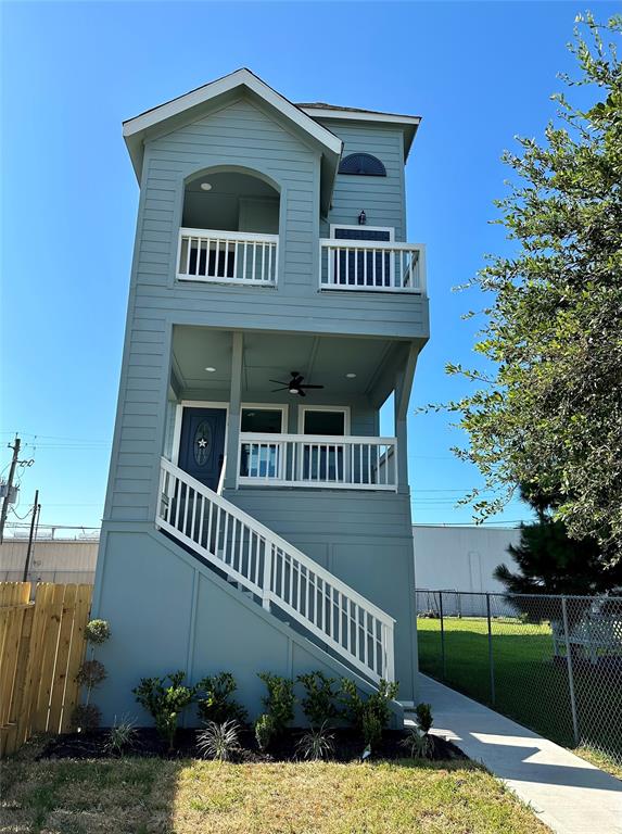 2811  Sealy  Galveston Texas 77550, 33