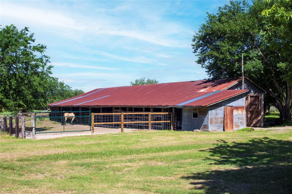 3521 Bryant Road , Schulenburg, Texas image 7