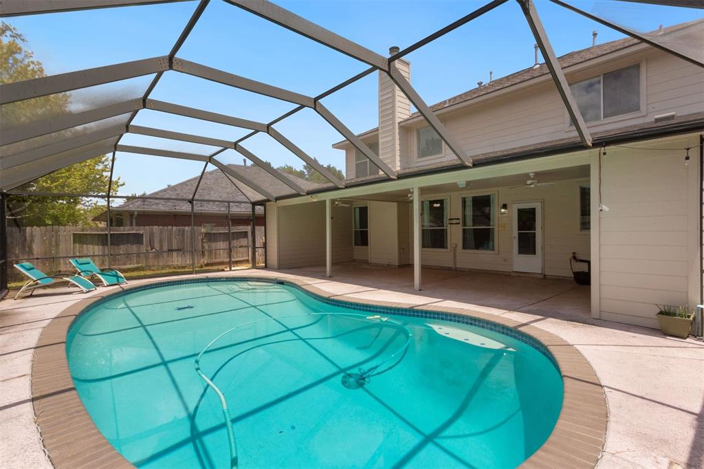 The screened in pool also takes in the large back covered patio.  So you can entertain and grill out and not have to worry about the bugs and mosquitoes.  Still plenty of sunshine to enjoy too!