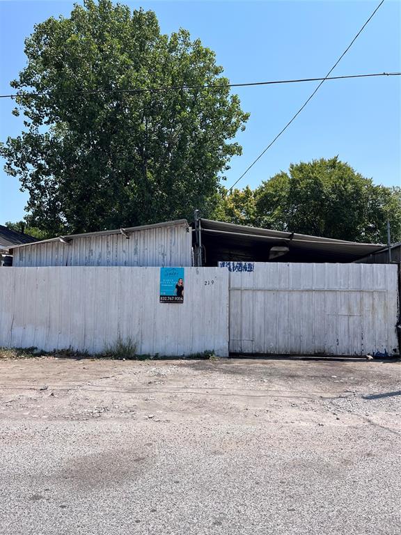 219  Super Street Houston Texas 77011, Houston