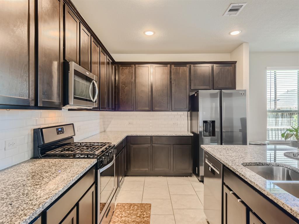 8403  Divot Trace Fulshear Texas 77441, 30
