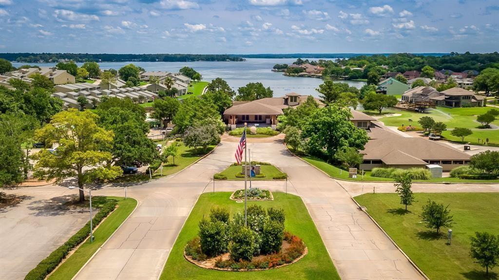 Country club set right on Lake Conroe.