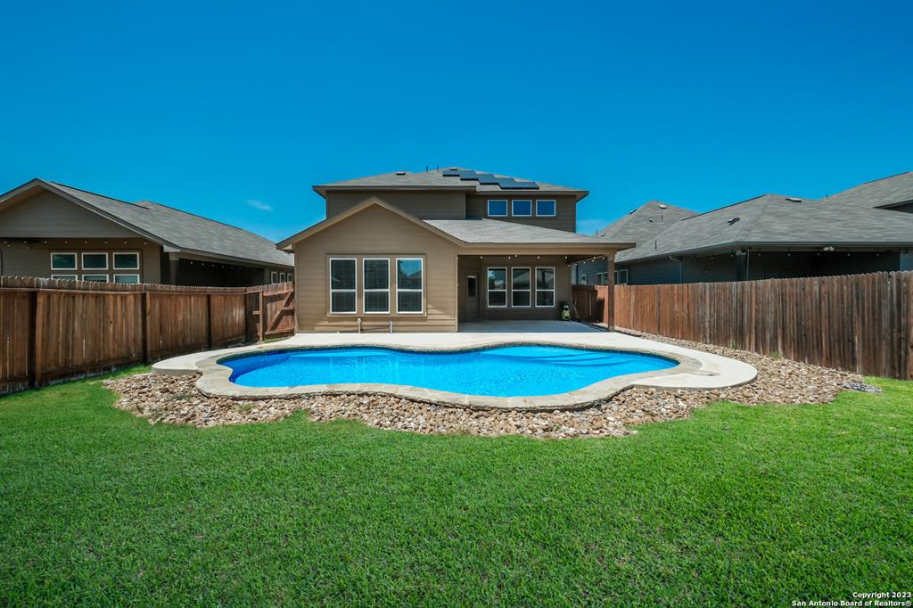 8220 BREEZY Cv  