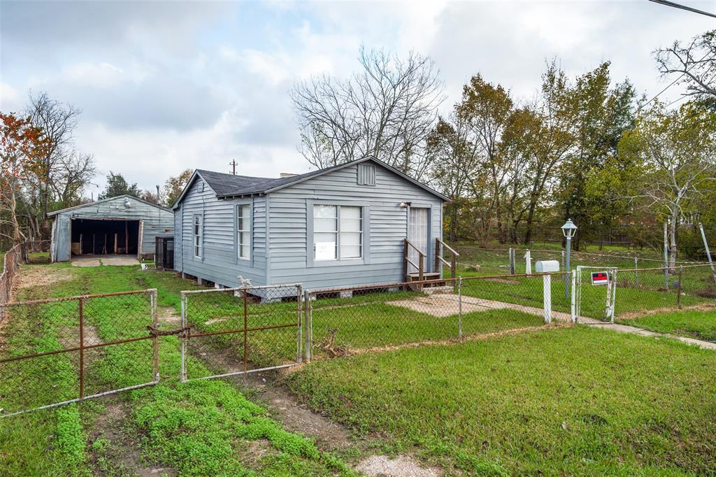 4611  White Rock Street Houston Texas 77051, 3