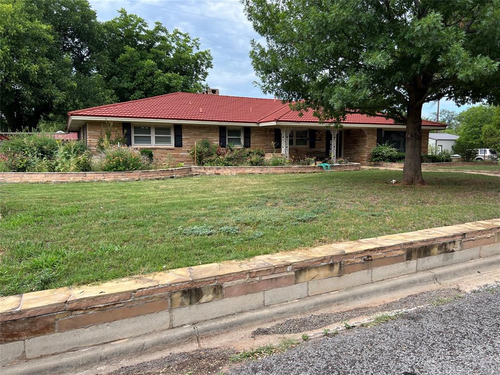 811  Avenue H  Childress Texas 79201, 87