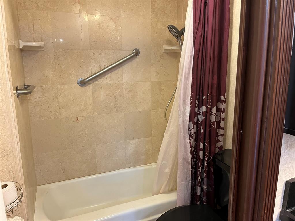 Photo #12: 64877796 Listing 