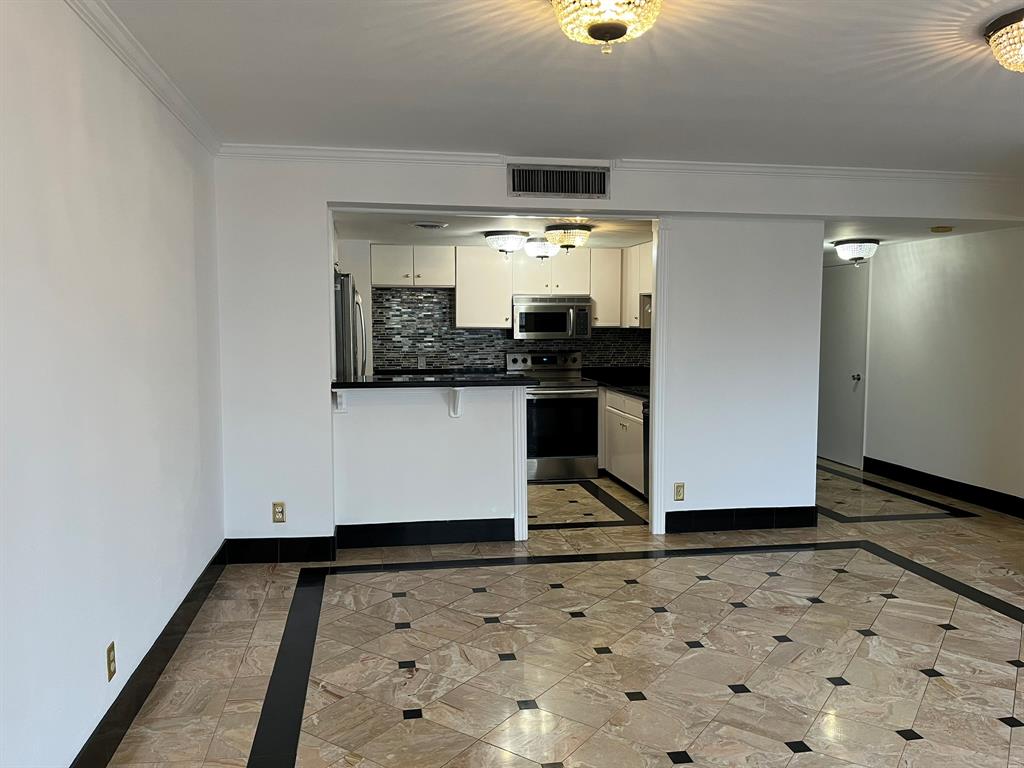 Photo #5: 64877796 Listing 